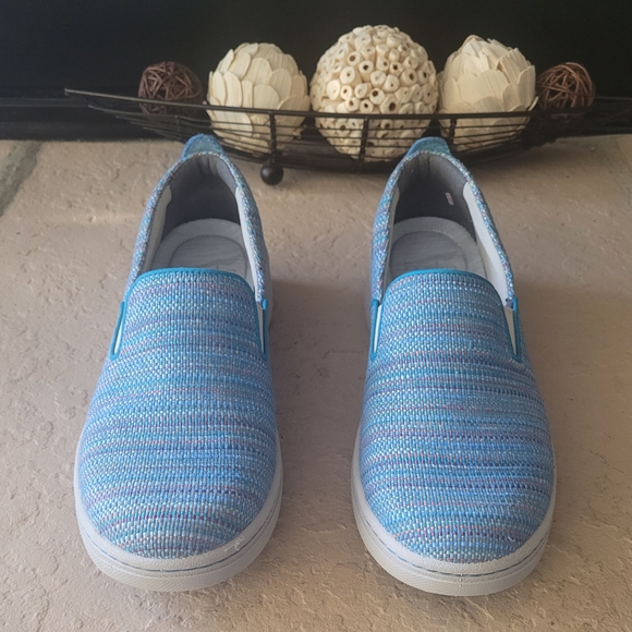 Size 41 Dansko Belle Textured Blue Canvas Slip On Women Loafers - Picture 1 of 7